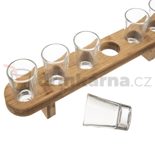 Dřevěný stojan se sadou panákových skleniček